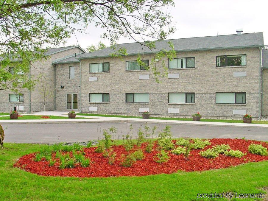 Residence & Conference Centre - 브로크빌 외부 사진
