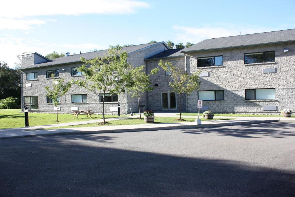 Residence & Conference Centre - 브로크빌 외부 사진